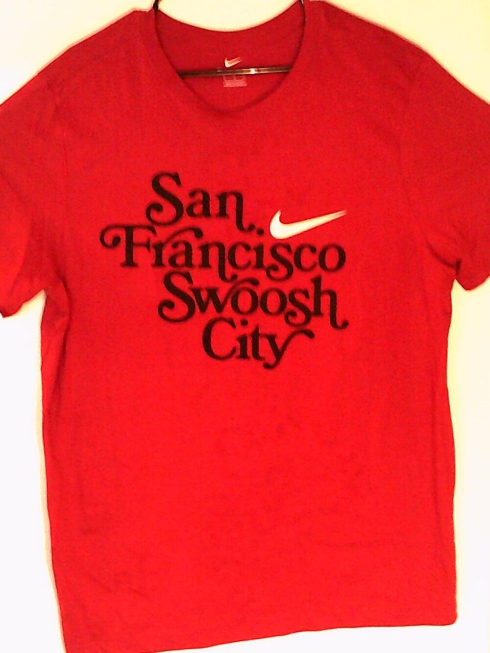 NEW NIKE SPORTSWEAR "SF Swoosh City Tee" MEN'S MAROON BLACK T-SHIRT XL 19420398